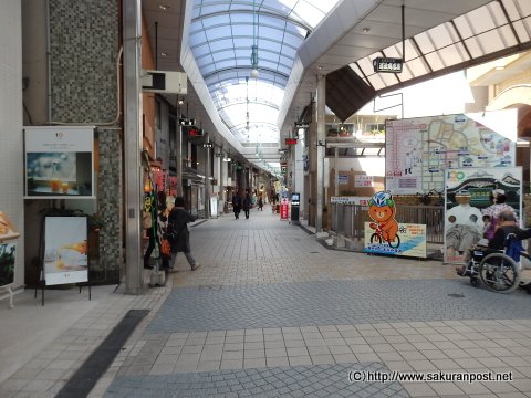 道後温泉本館への道