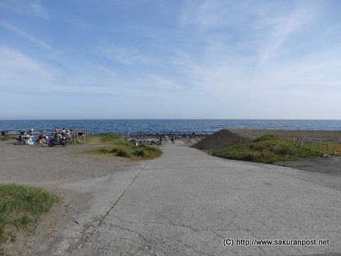 柳島キャンプ場前の海岸