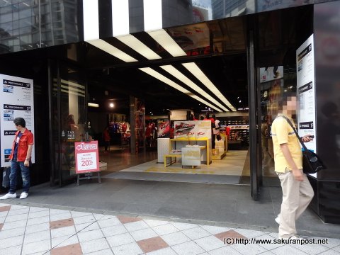 アディダス渋谷店舗