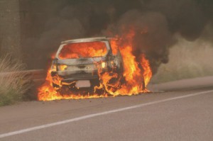 自然発火する自動車