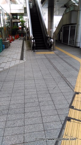 相模大野駅へ通ずるエスカレーター